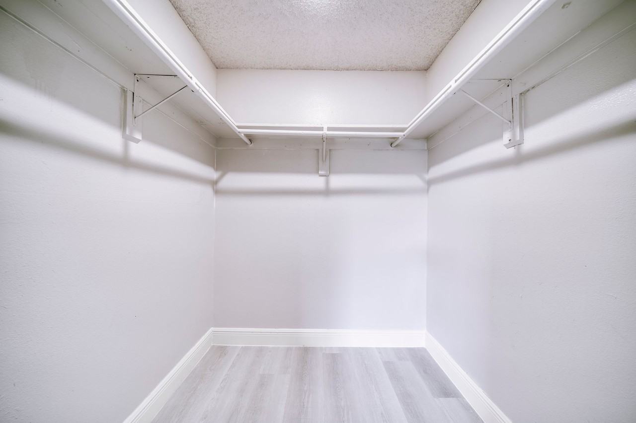 Prestige View - Photo 6 of 8