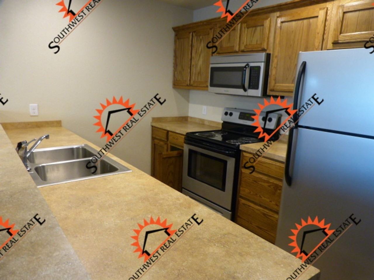 1320 Ash St. - Photo 3 of 13