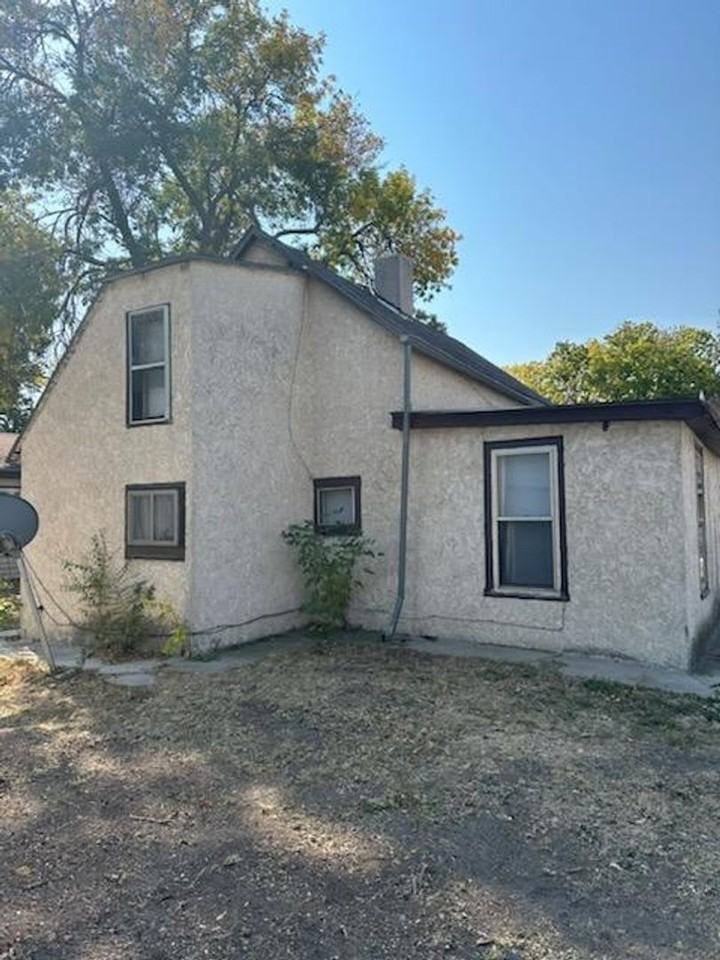 2327 N Lafayette Ave - Photo 2 of 21