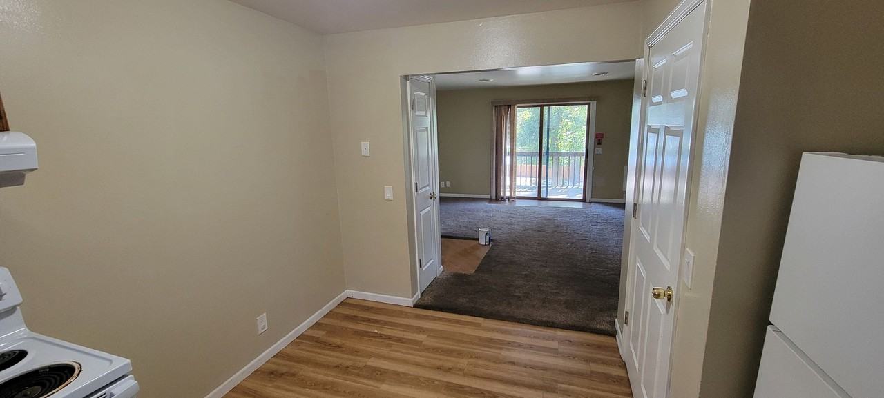 Hiawatha Drive Apartments - Photo 2 of 11