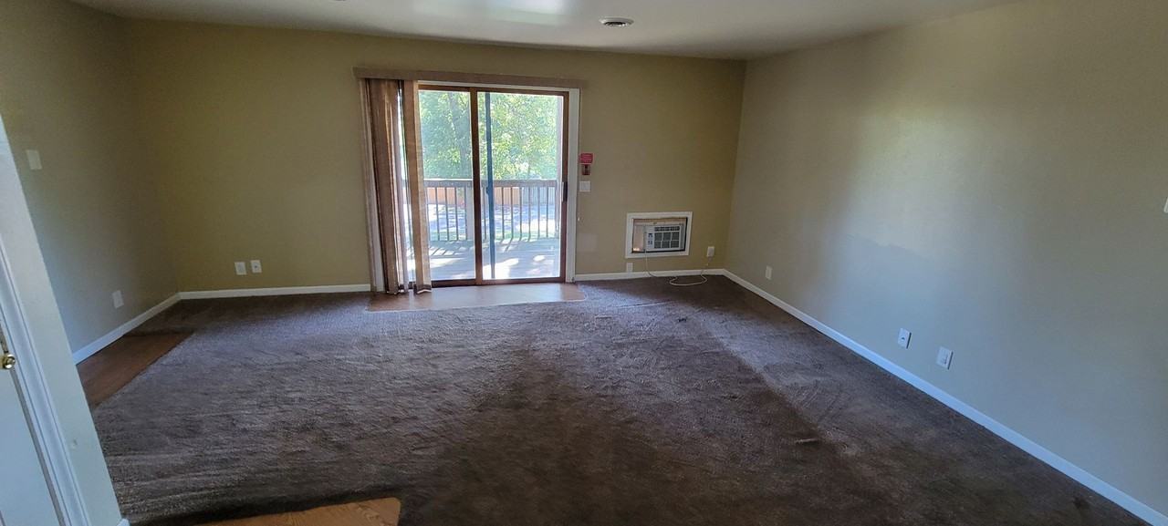 Hiawatha Drive Apartments - Photo 3 of 11