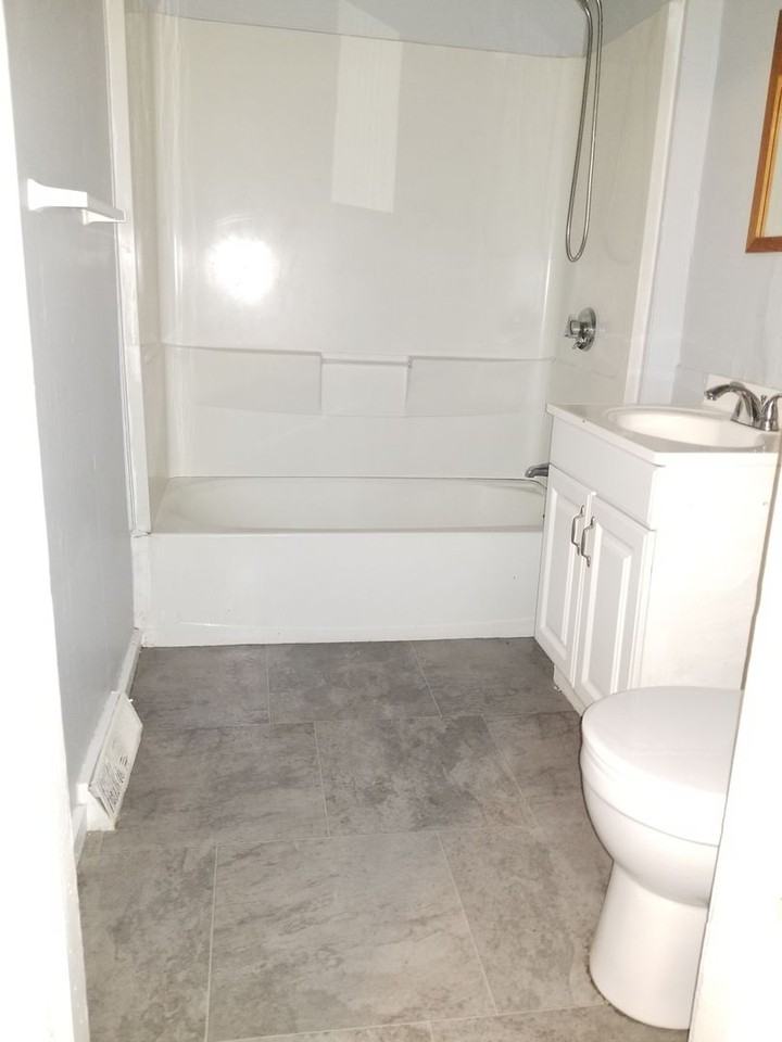 27 Loring St - Photo 2 of 7