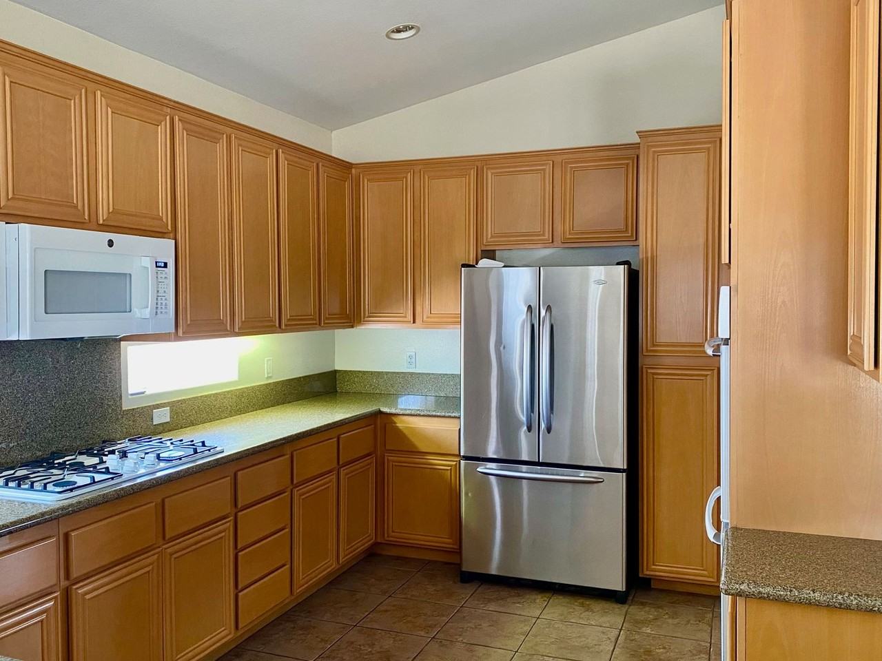 2661 Colorado River Rd - Photo 3 of 27