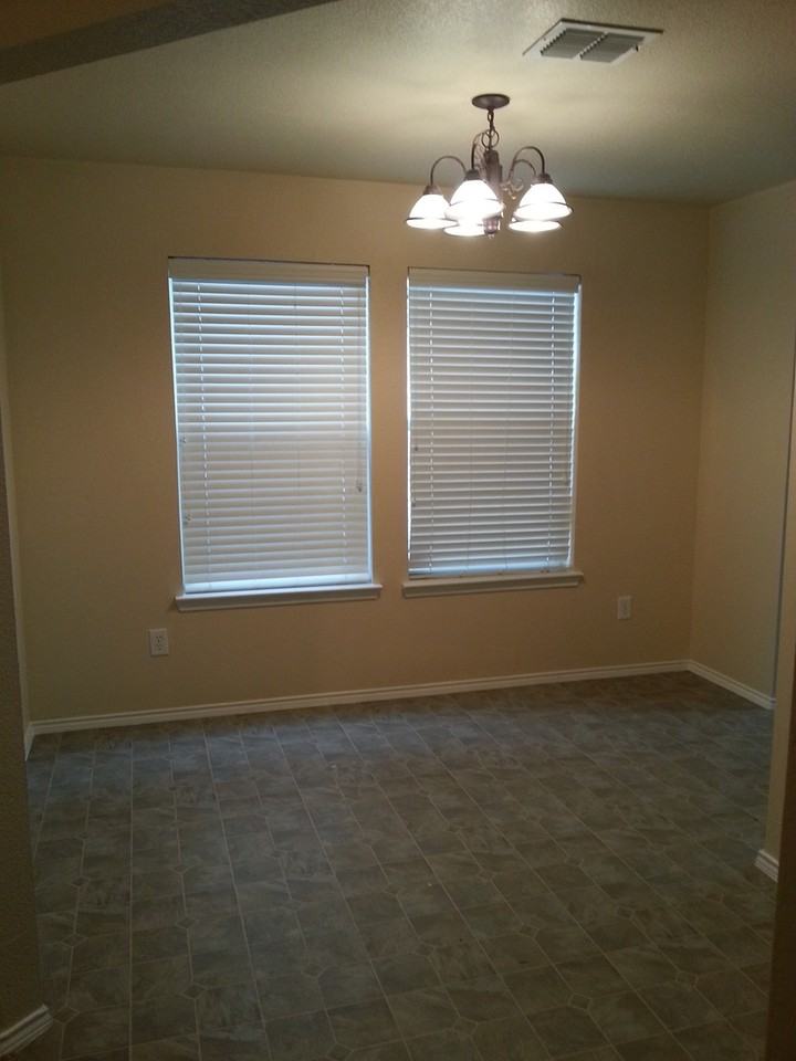 1452 Pine Ln - Photo 4 of 12