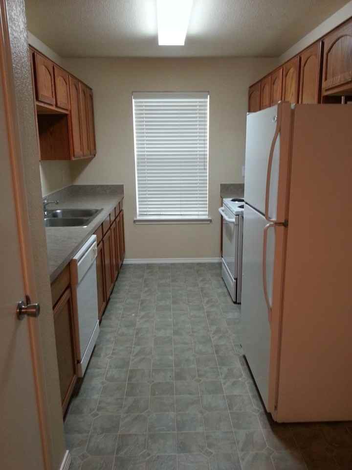 1452 Pine Ln - Photo 5 of 12