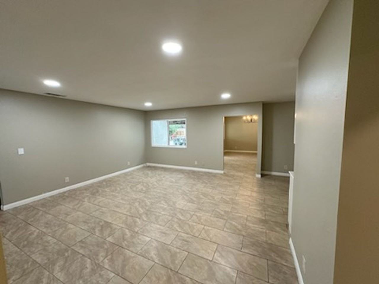 1700 Lookout Dr - Photo 3 of 10