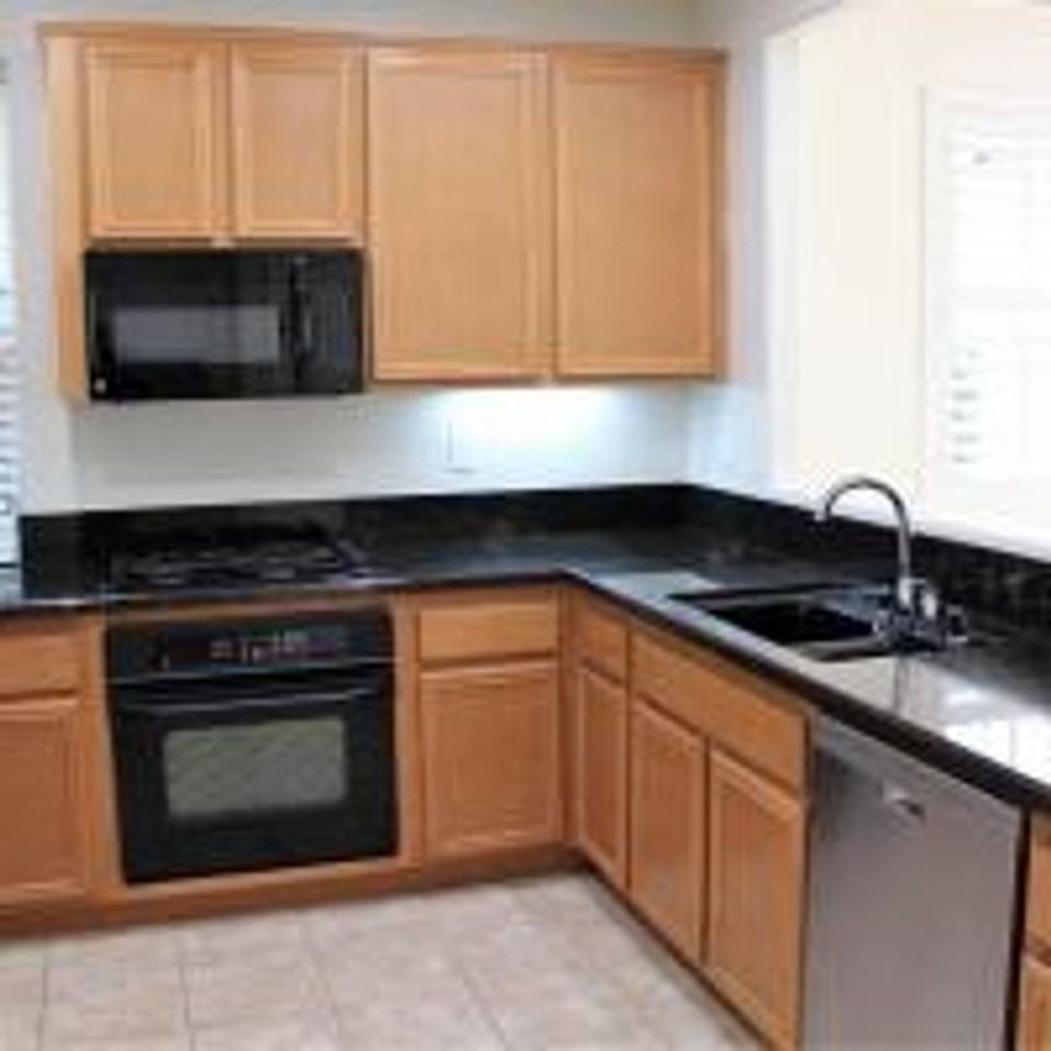 29178 Portland Ct - Photo 6 of 17
