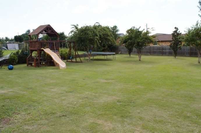 2040 1st Ave - Photo 4 of 18