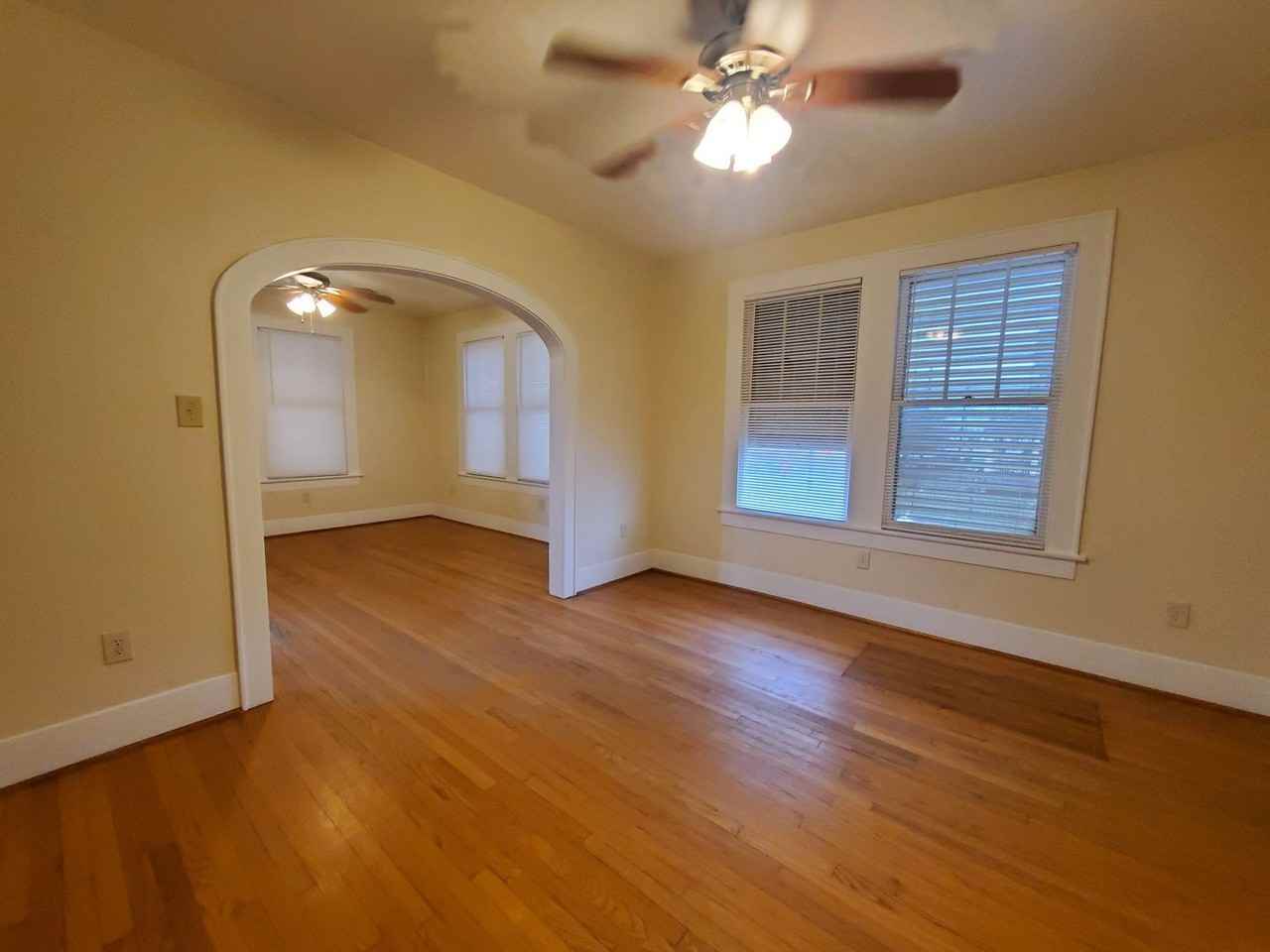 1102 37th St - Photo 3 of 35