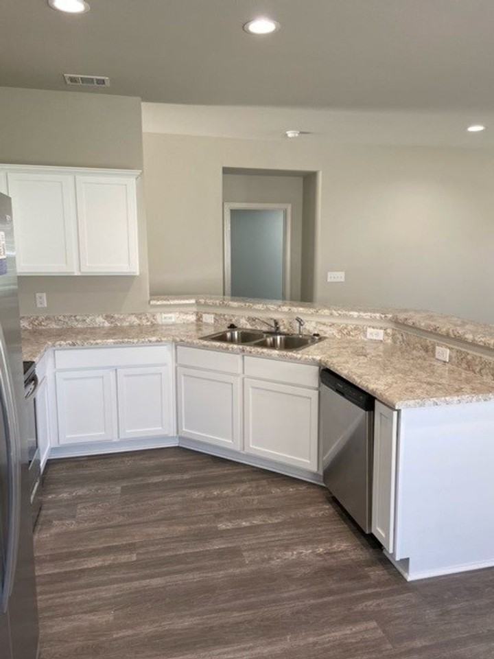 2603 Grand Ln - Photo 6 of 21