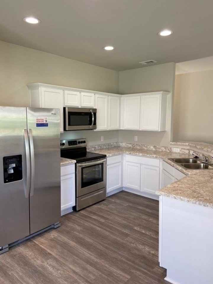 2603 Grand Ln - Photo 7 of 21