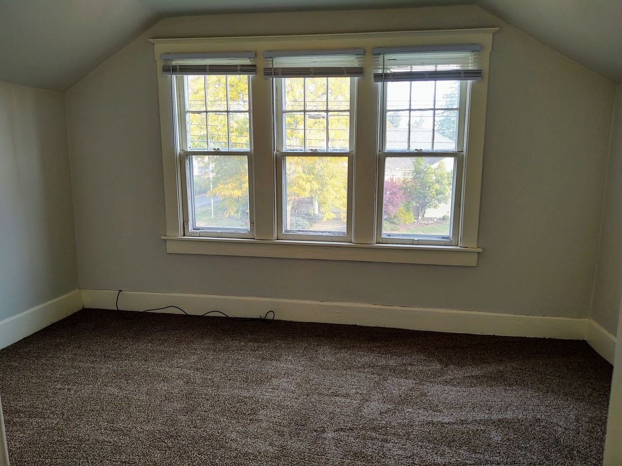 305 College Ave - Photo 6 of 8
