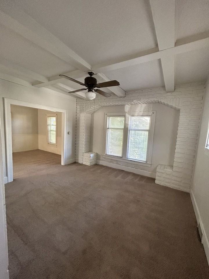 411 Park Street - Photo 3 of 11
