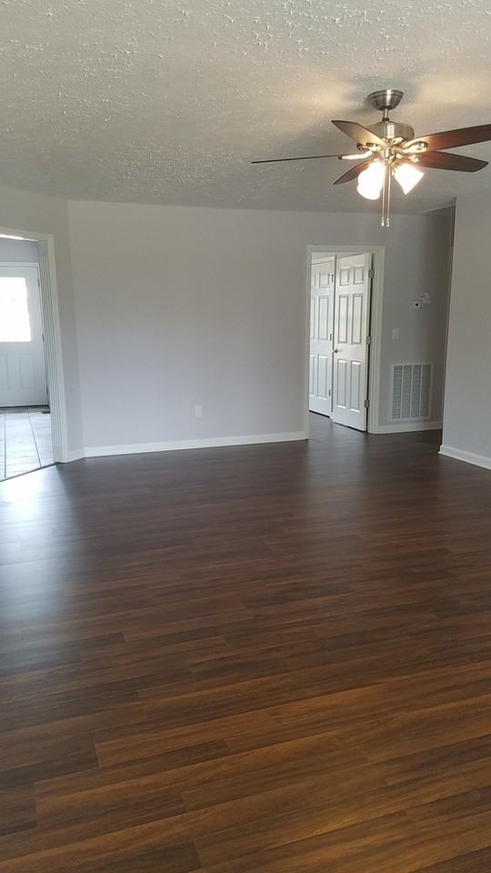 120 Amelia Dr - Photo 2 of 18