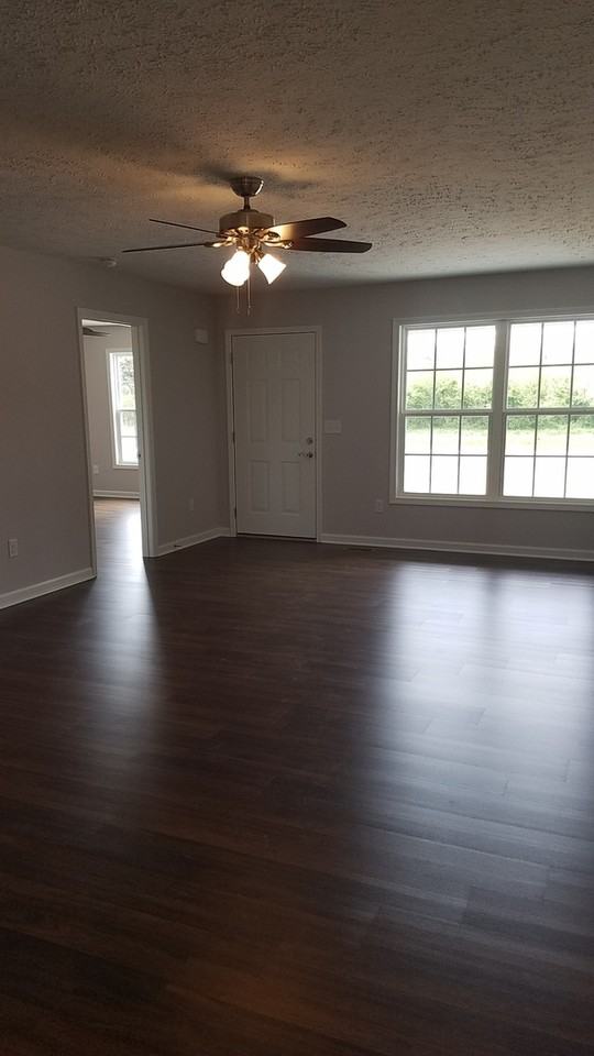 120 Amelia Dr - Photo 3 of 18