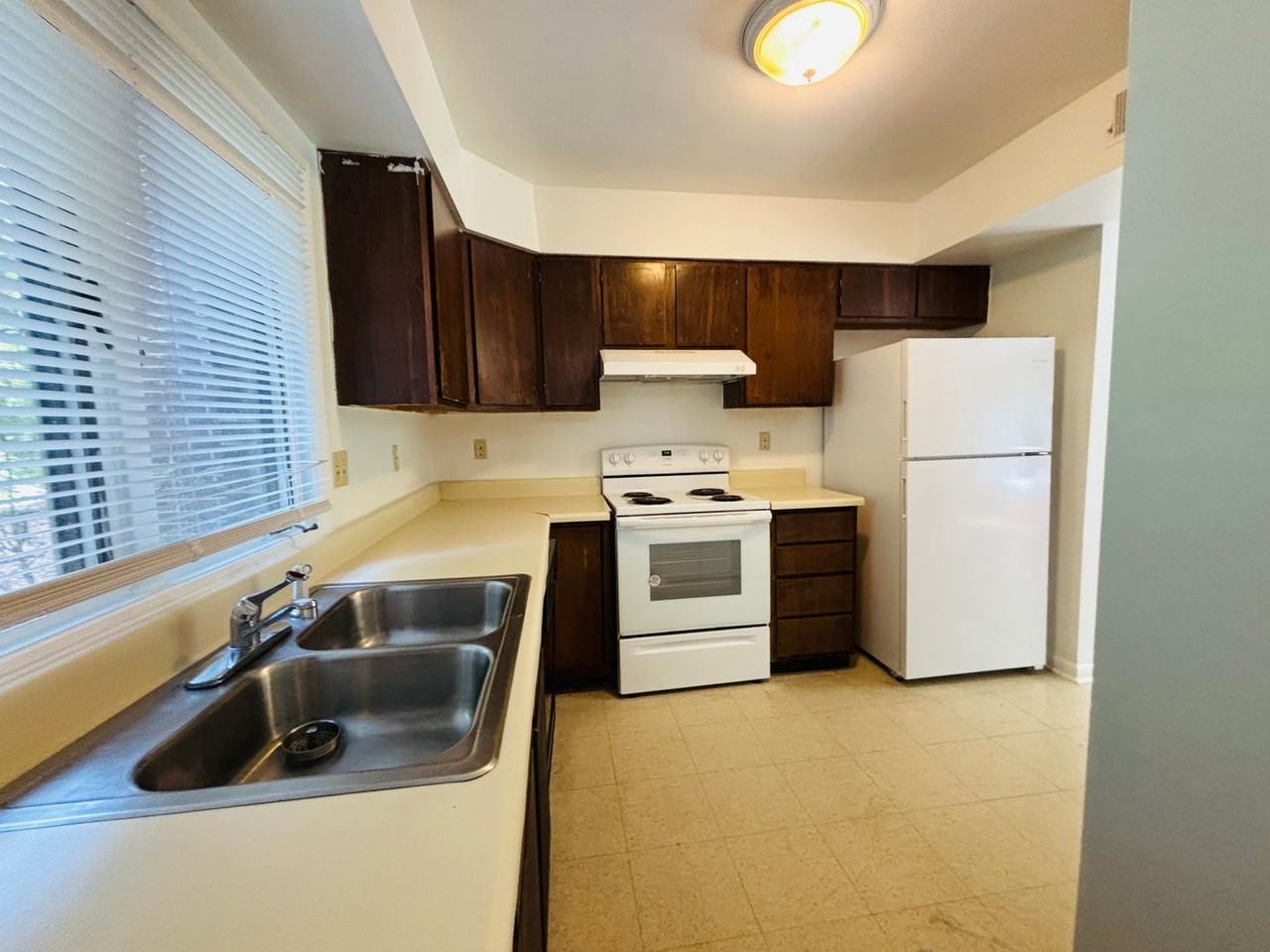 327 Shenandoah Cir - Photo 5 of 19