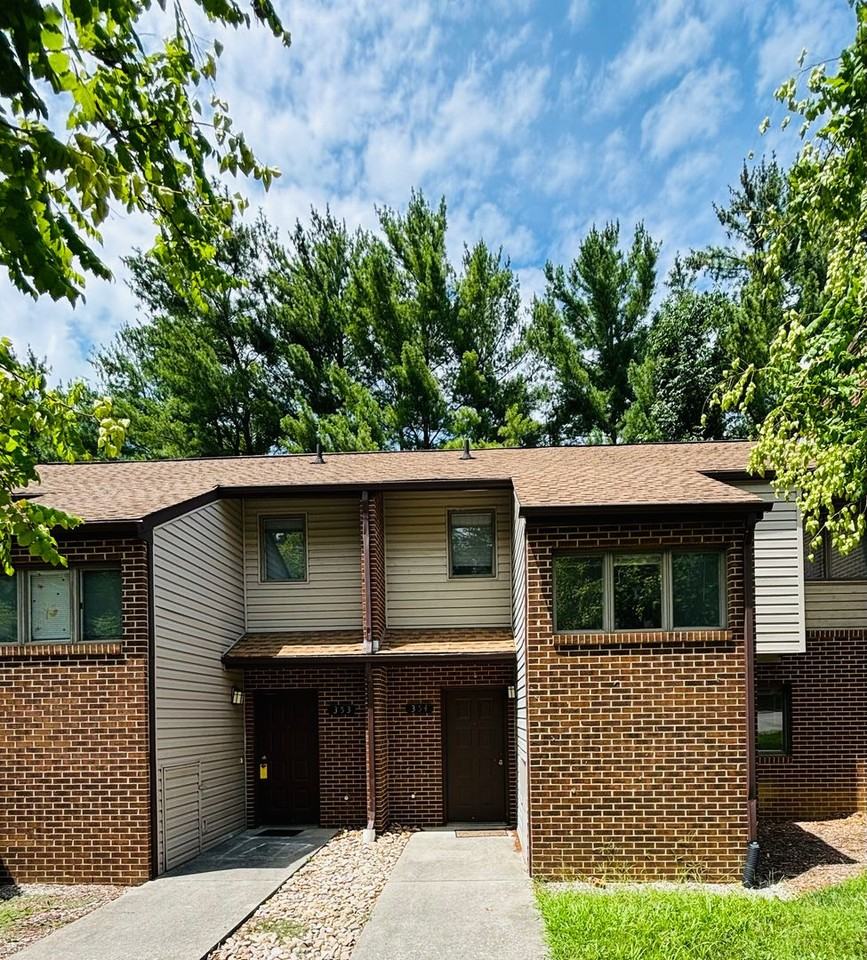 354 Shenandoah Cir - Photo 2 of 19