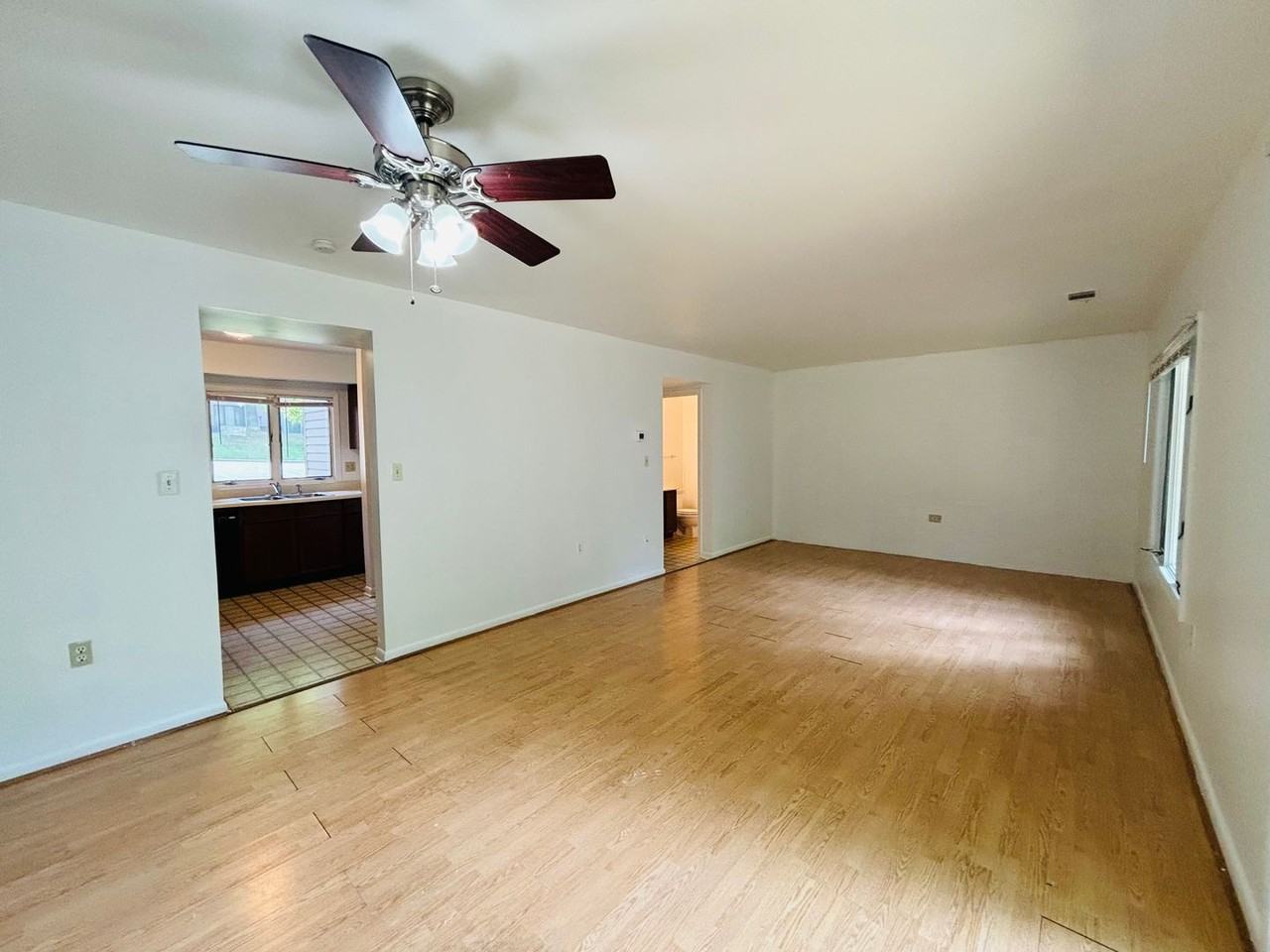 354 Shenandoah Cir - Photo 4 of 19