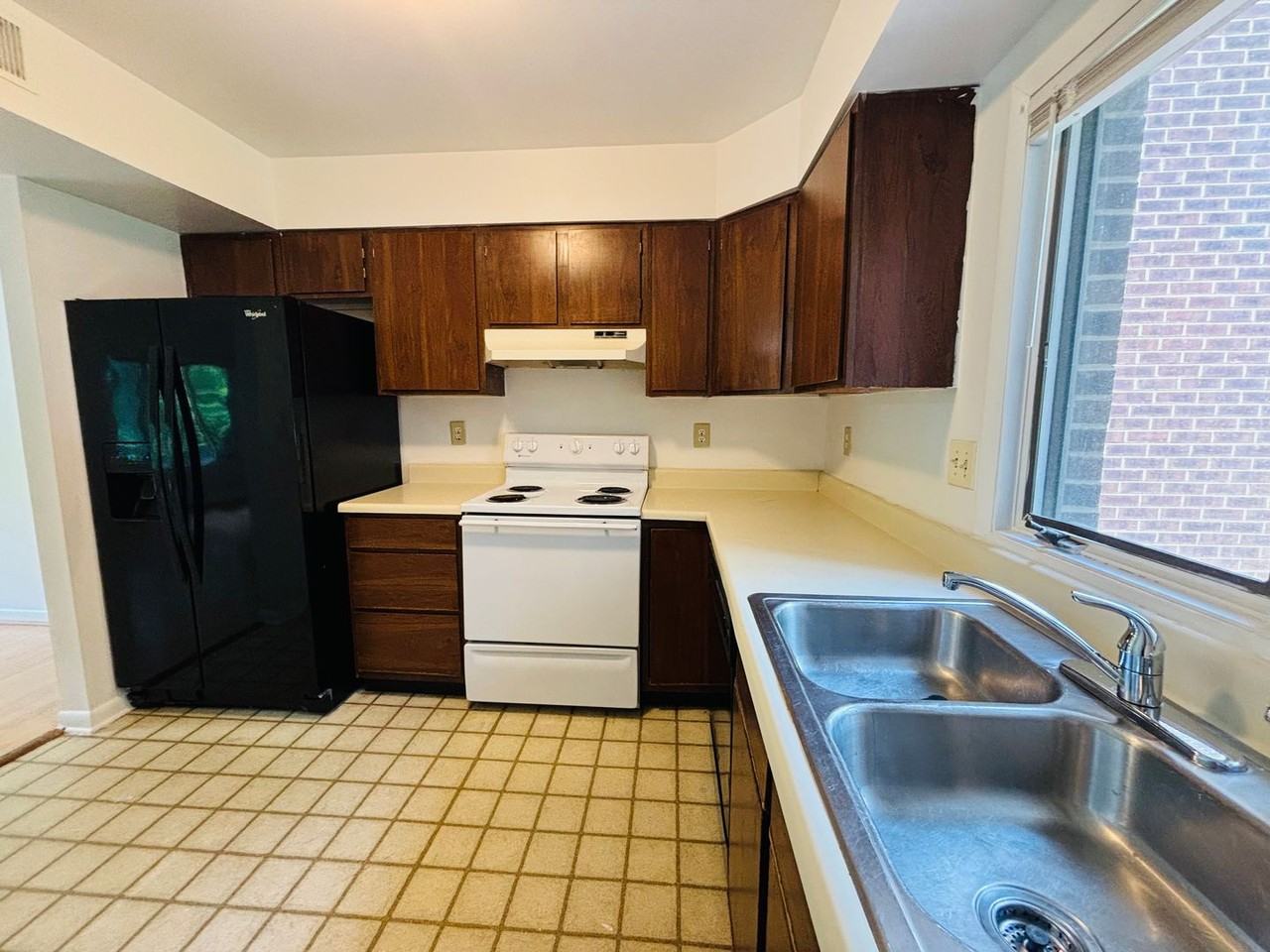 354 Shenandoah Cir - Photo 5 of 19