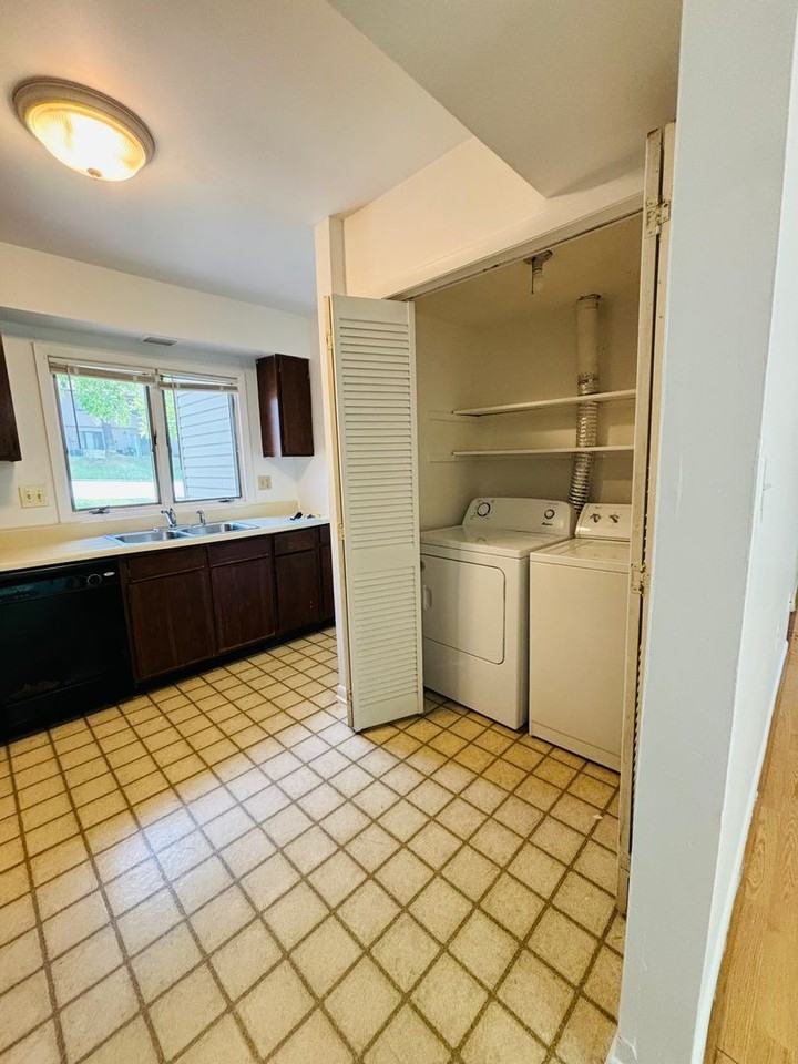 354 Shenandoah Cir - Photo 6 of 19