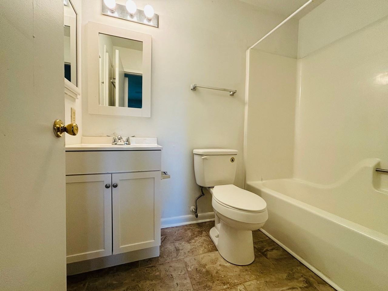 360 Shenandoah Cir - Photo 5 of 22