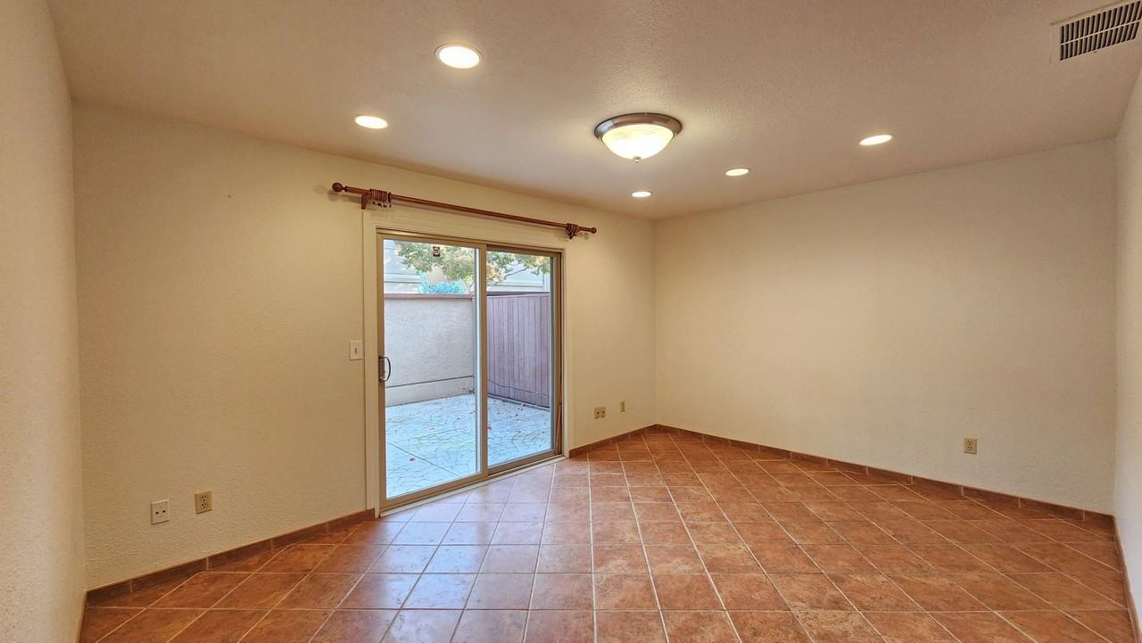 940 Q St - Photo 2 of 50