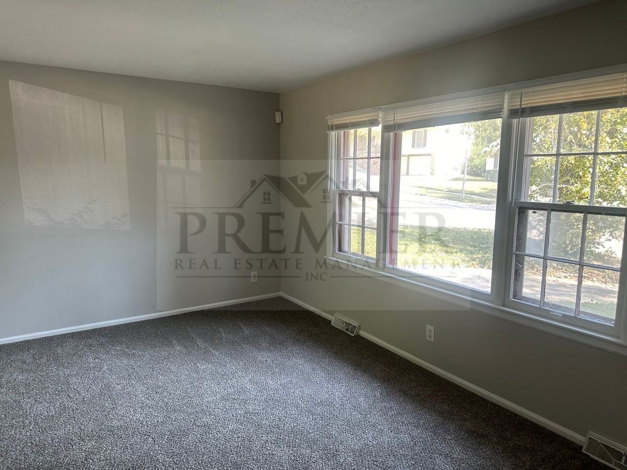 11610 Delmar Dr - Photo 3 of 23
