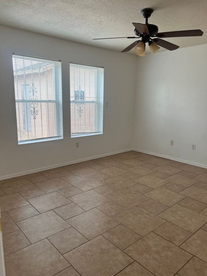 10031 Atrisco Ranch Rd Sw - Photo 2 of 16