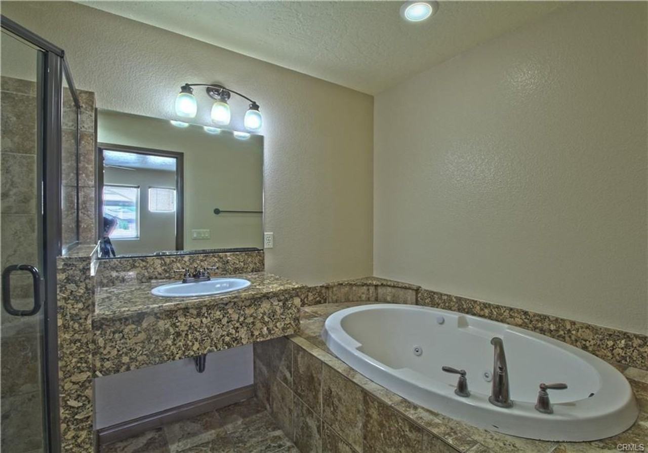 Condo - Photo 5 of 9