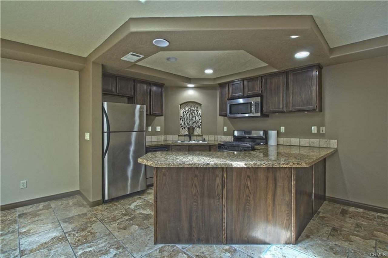 Condo - Photo 7 of 9