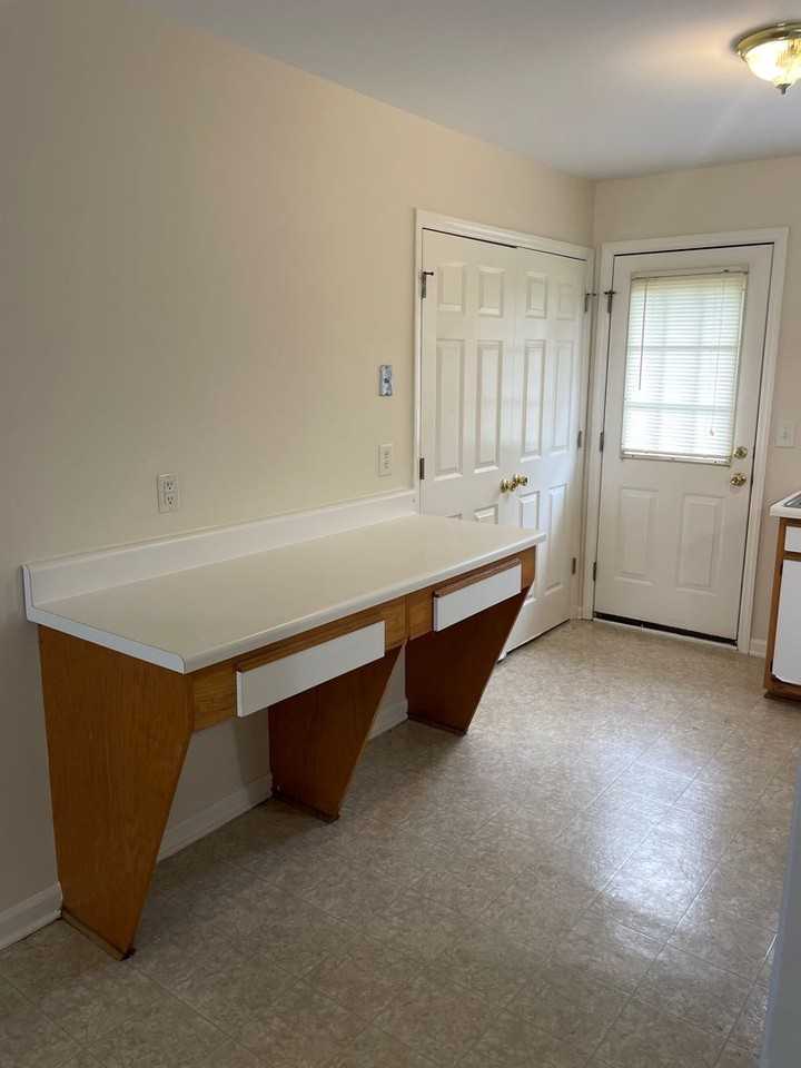 136 Lambert Dr - Photo 6 of 19