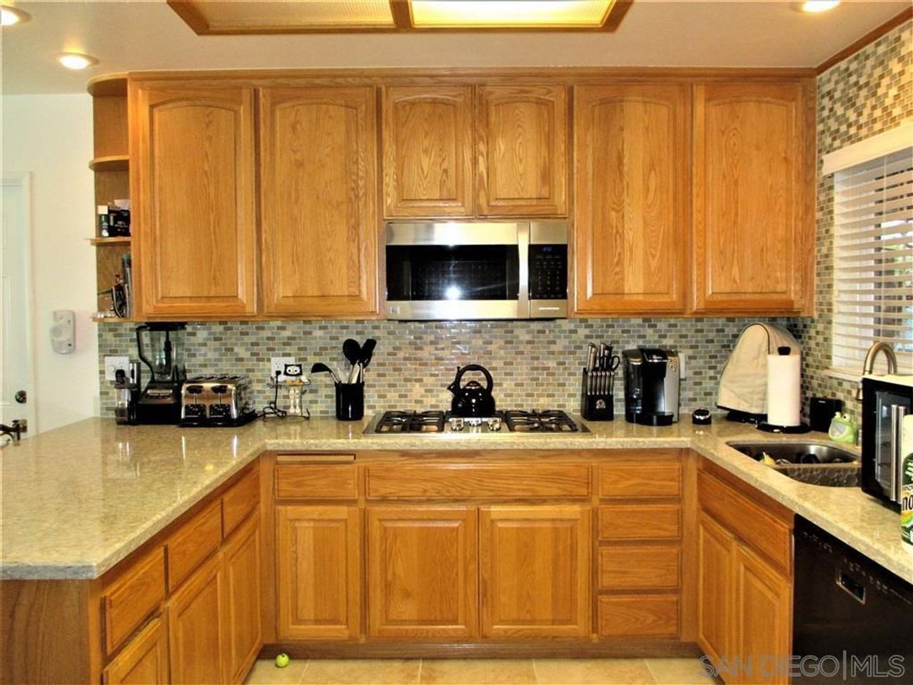 1325 Halley Ct - Photo 2 of 37