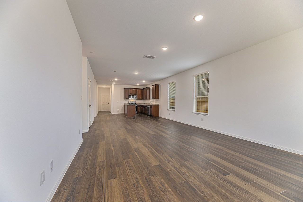 235 Pine Cavern Dr - Photo 3 of 22