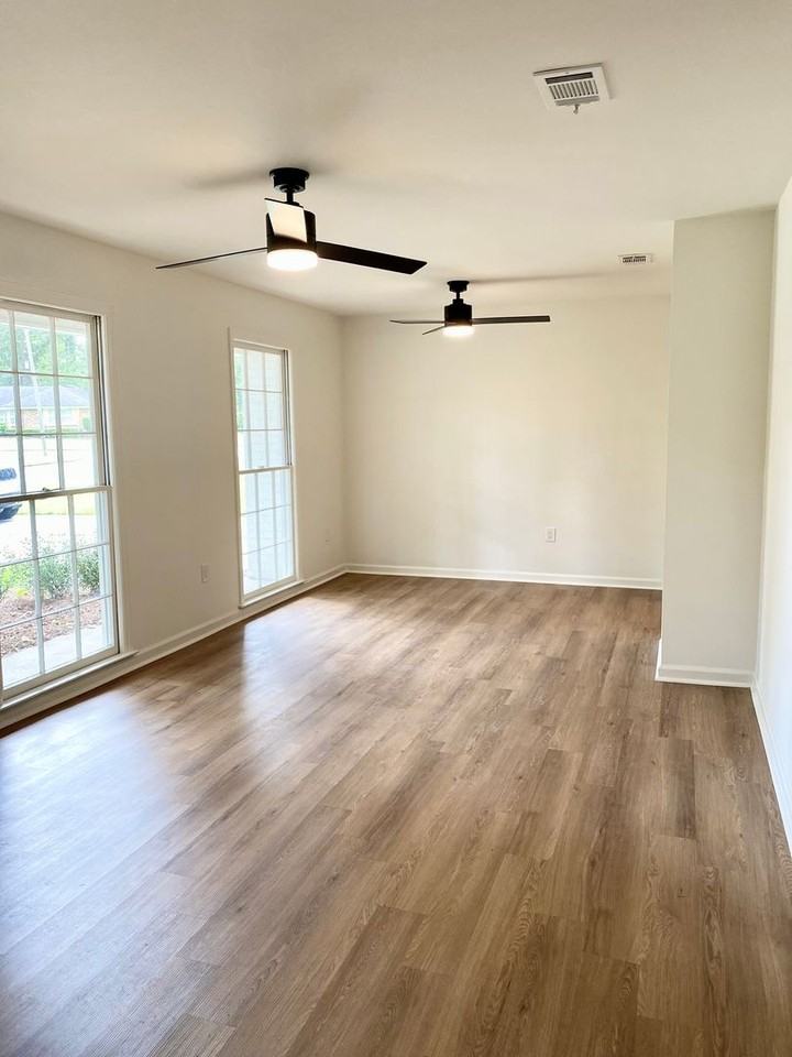 802 Birchwood Rd - Photo 2 of 24