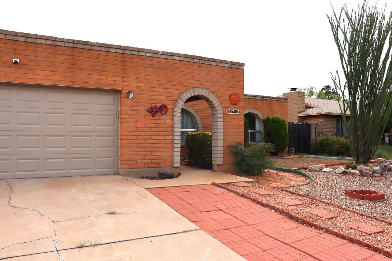 4540 Via Viento - Photo 4 of 24