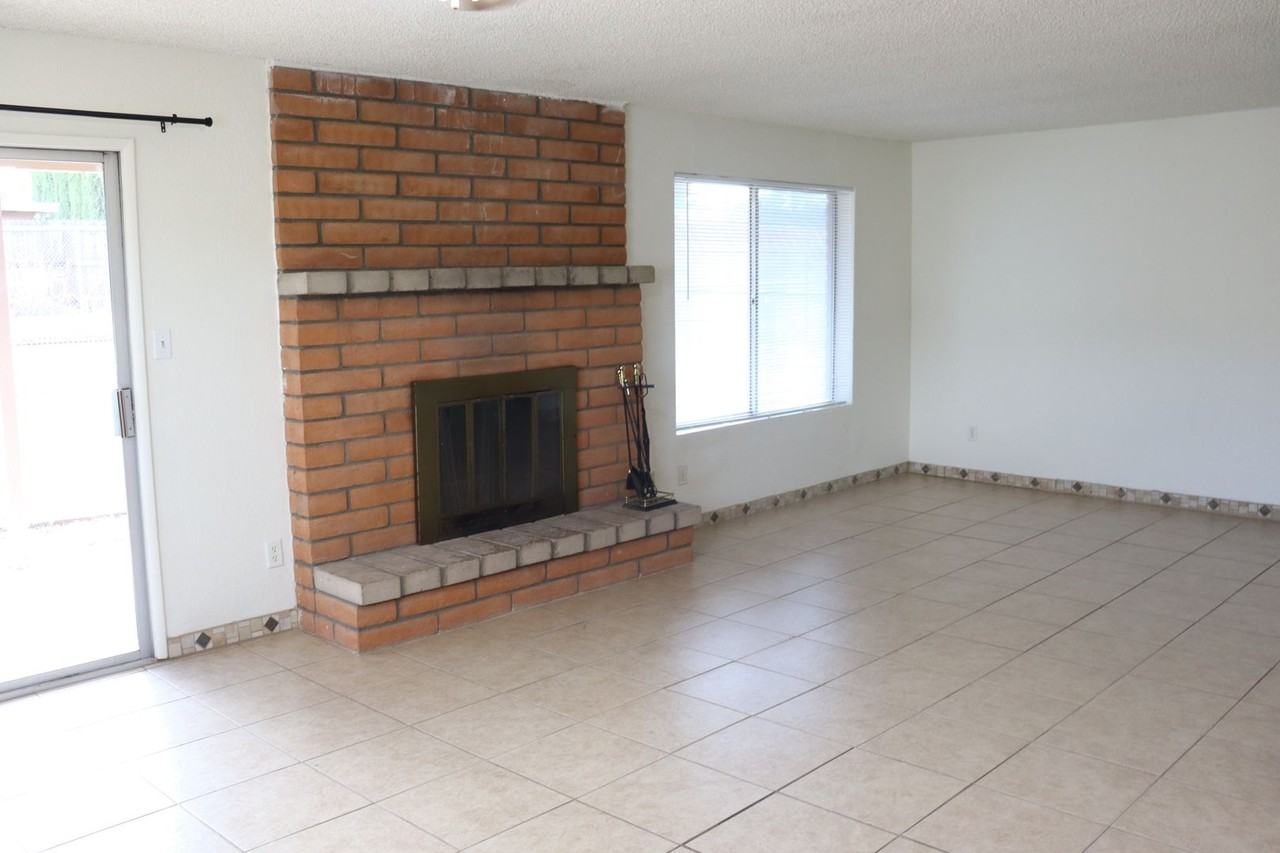 4540 Via Viento - Photo 7 of 24
