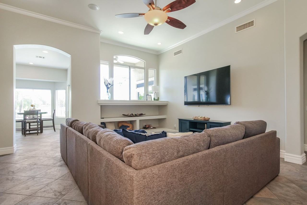 2555 E Estrella St - Photo 3 of 16