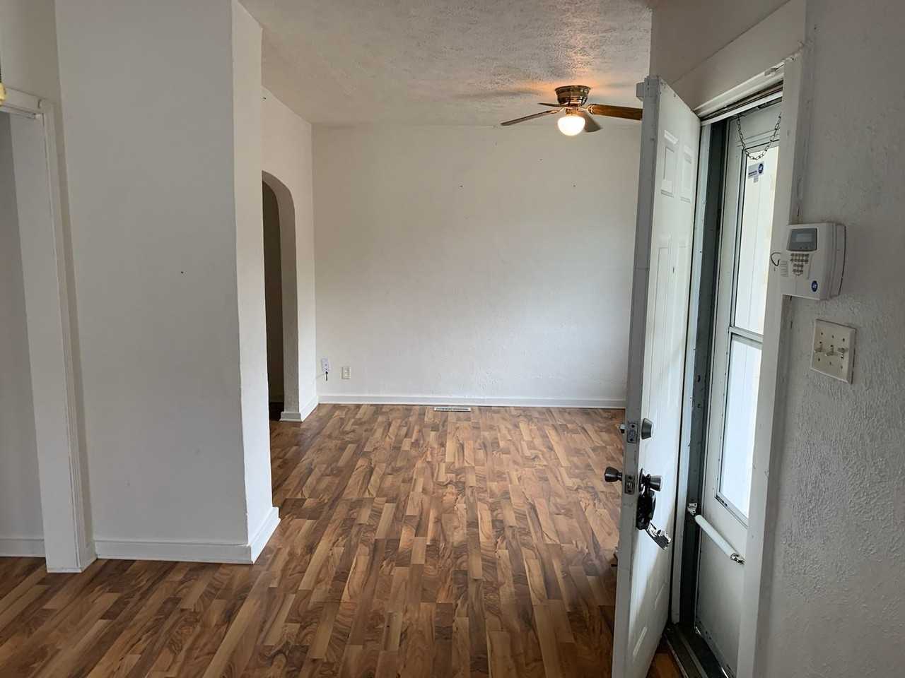 1802 Kendall St - Photo 4 of 28