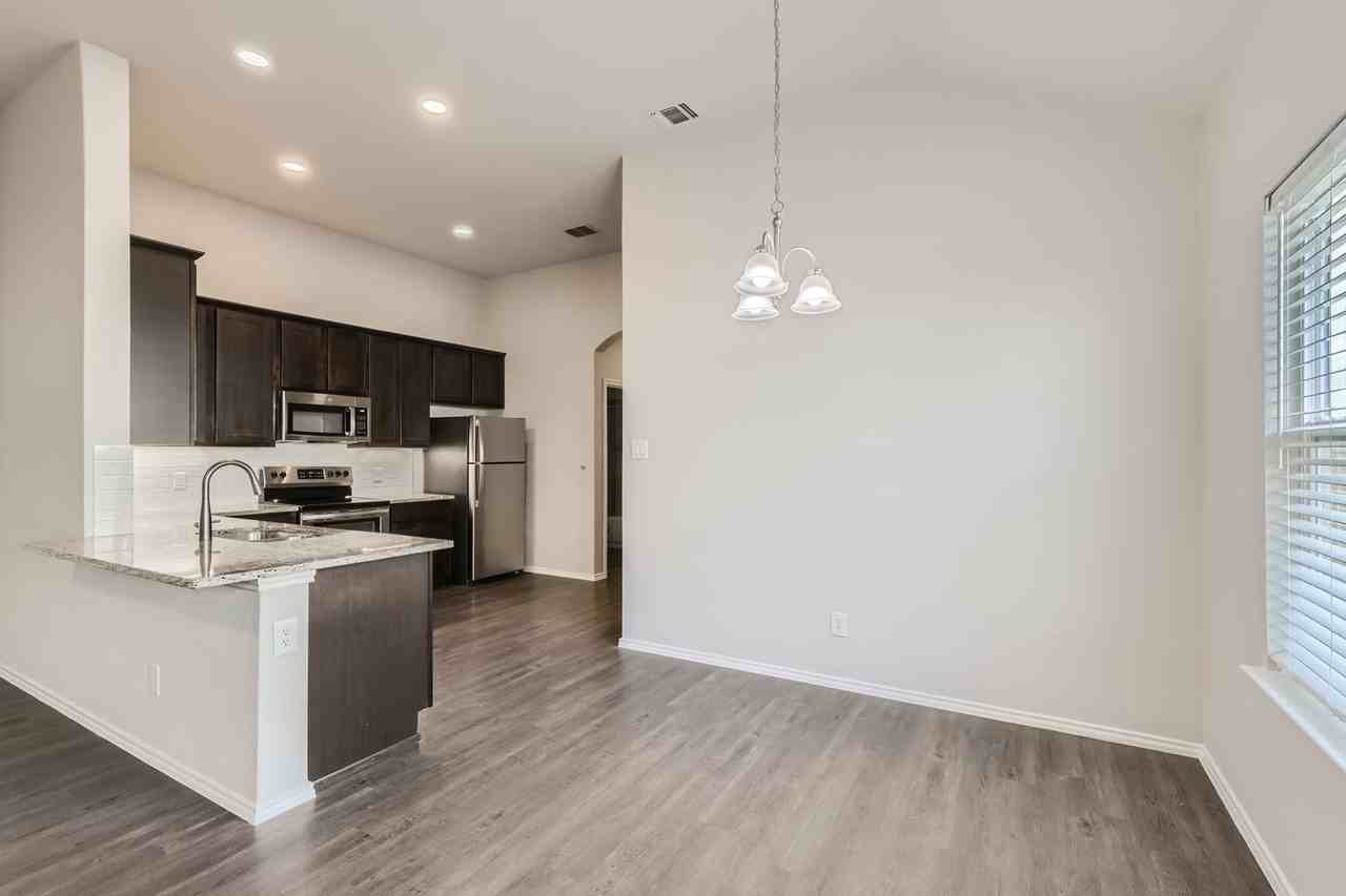 631 Ashers Pl - Photo 3 of 15