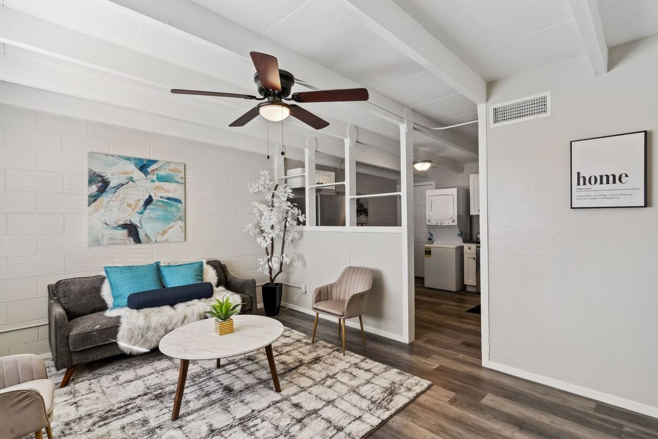 1562 E Peoria Ave - Photo 4 of 10