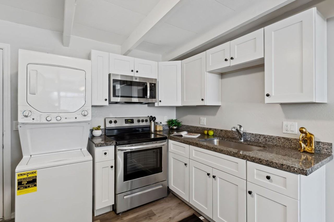 1562 E Peoria Ave - Photo 5 of 10