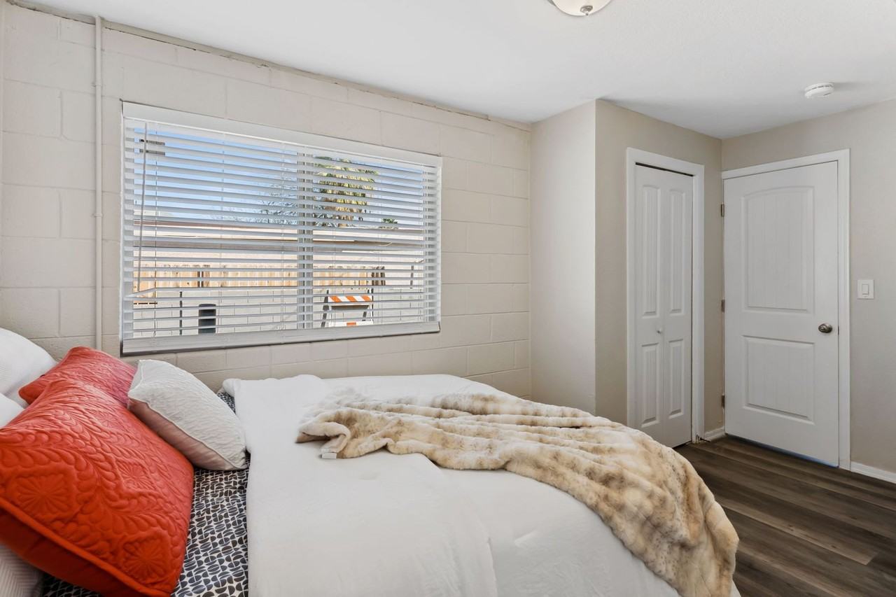 1562 E Peoria Ave - Photo 7 of 10