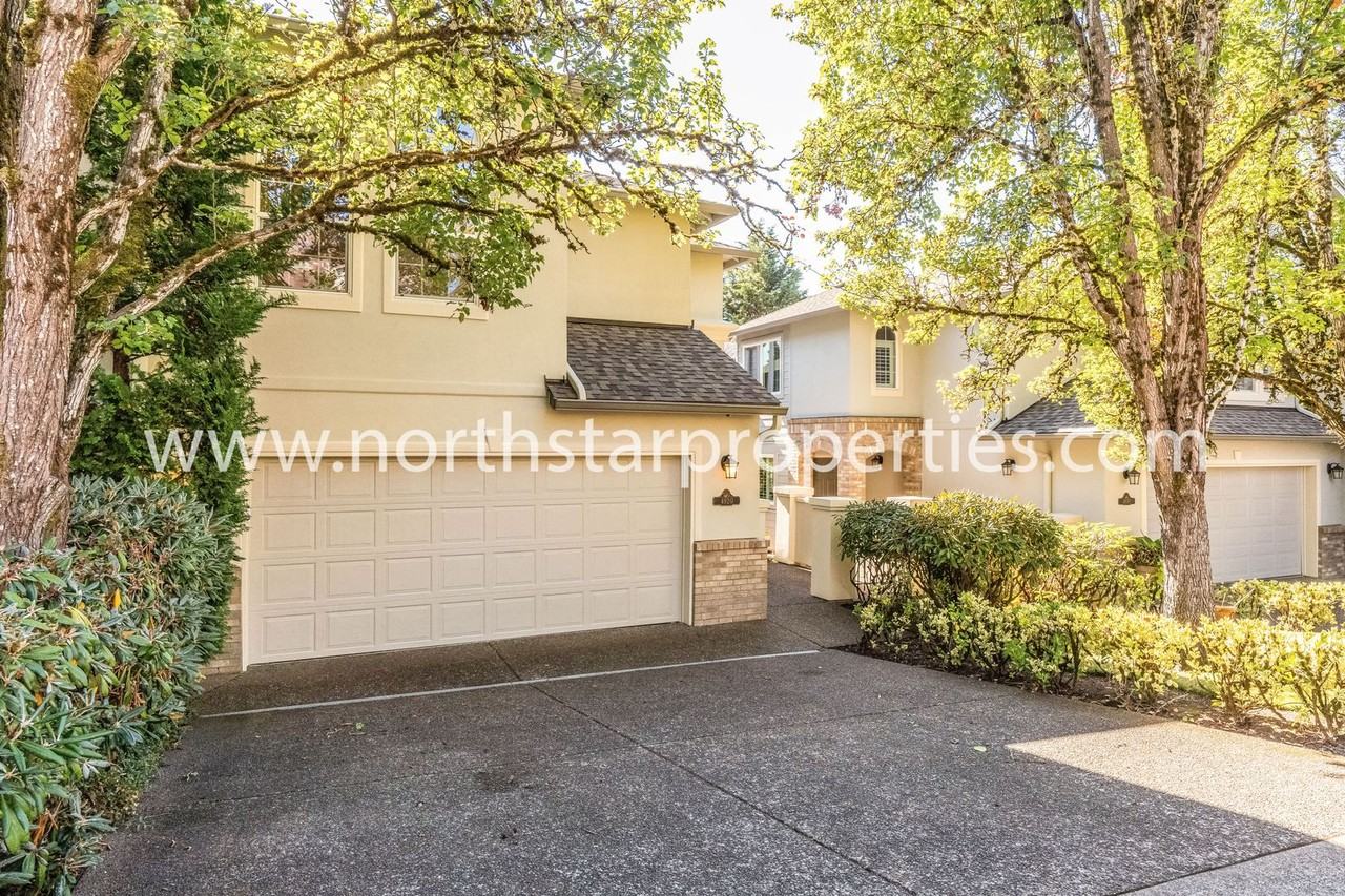 4920 Mulholland Dr - Photo 3 of 36