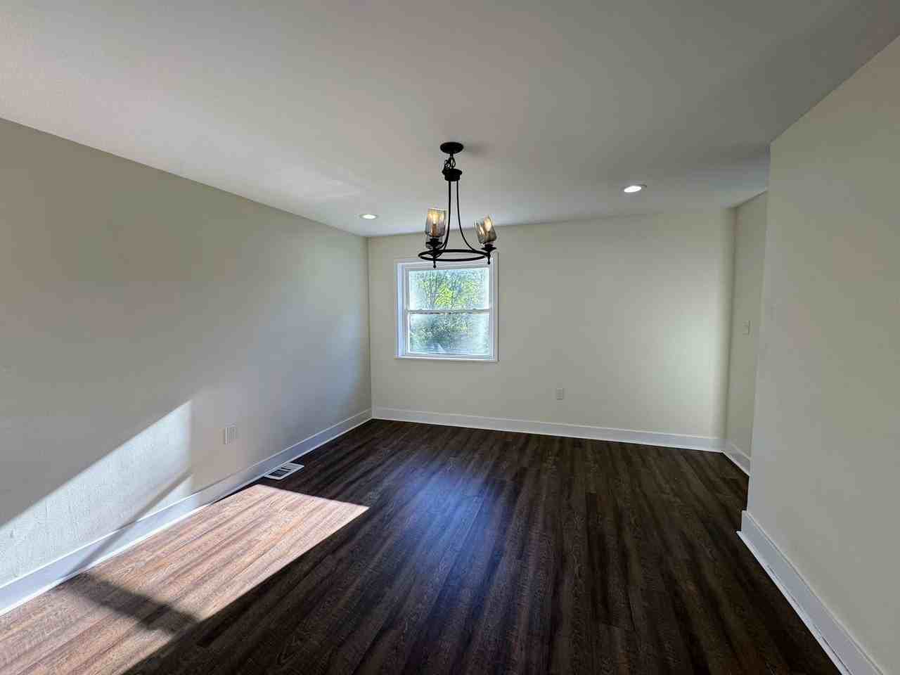 2451 Glenarm Ave - Photo 3 of 10