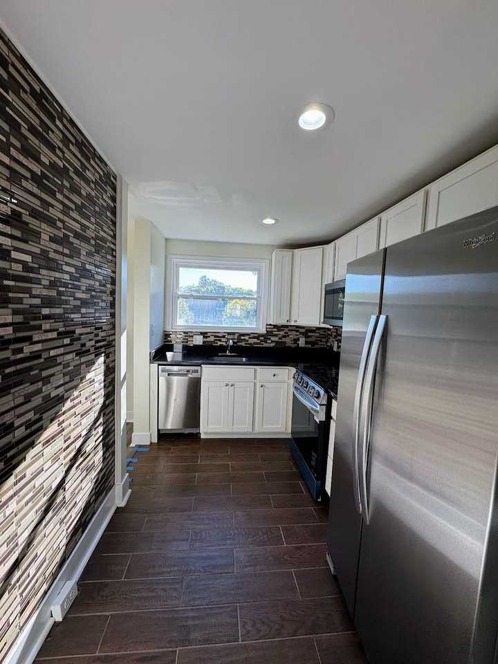 2451 Glenarm Ave - Photo 6 of 10