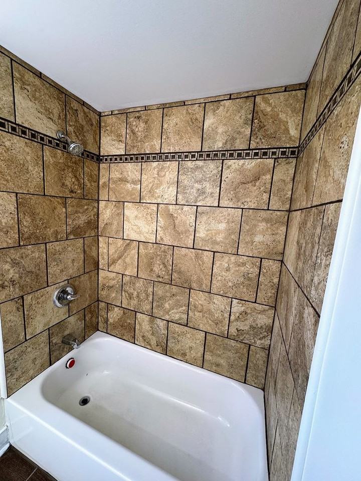 2451 Glenarm Ave - Photo 7 of 10