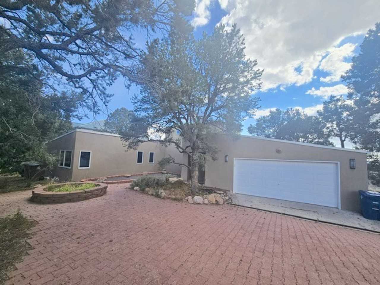 1345 Los Pueblos St - Photo 3 of 40