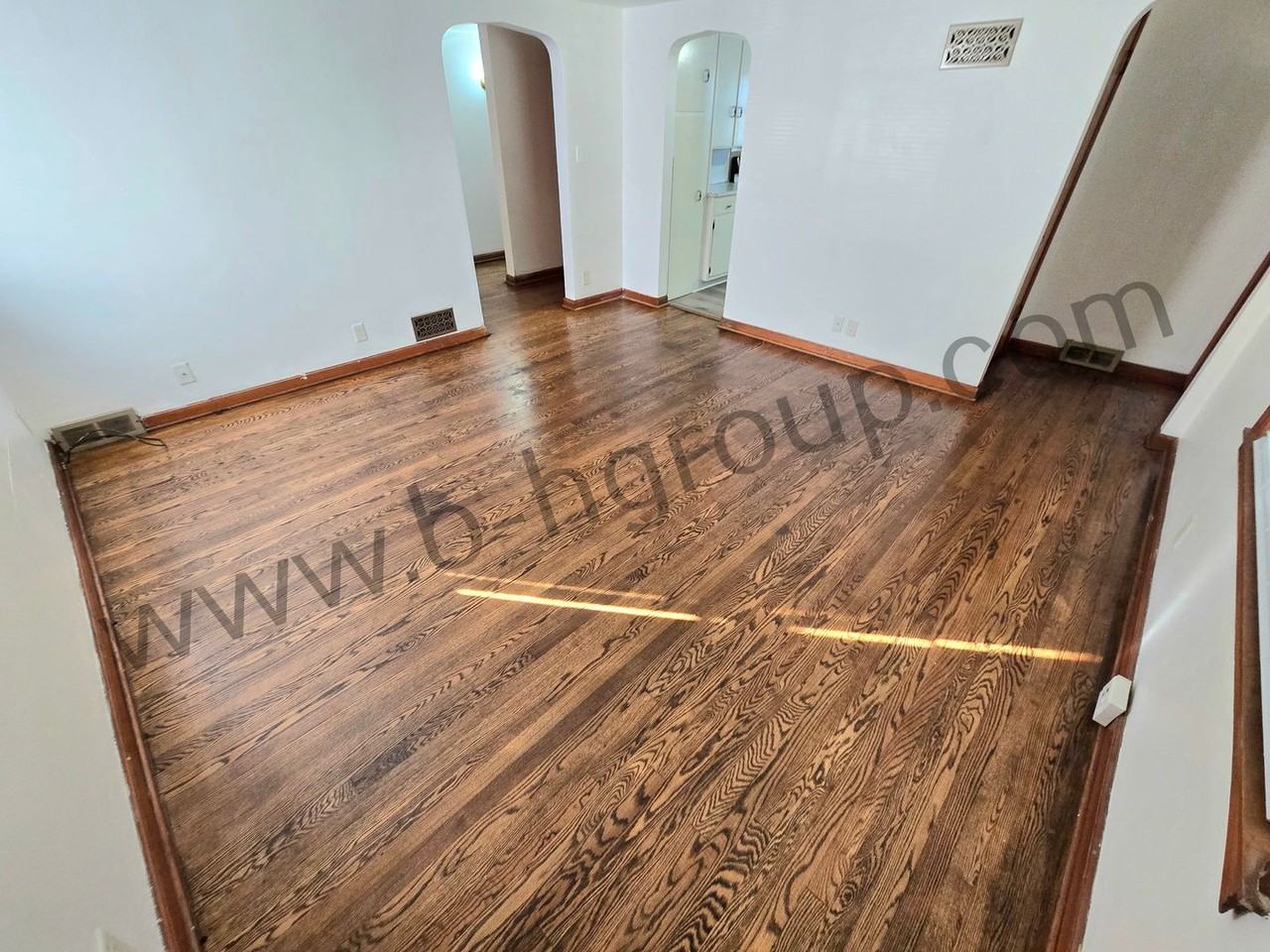 5202 35th Ave - Photo 2 of 16