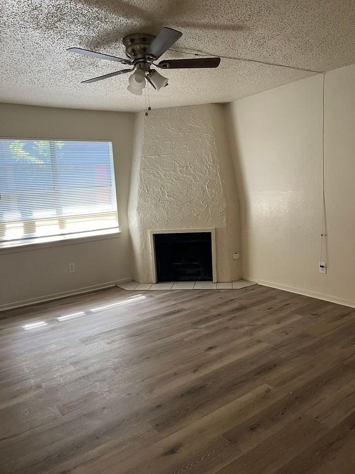 BACCARAT - Photo 2 of 13