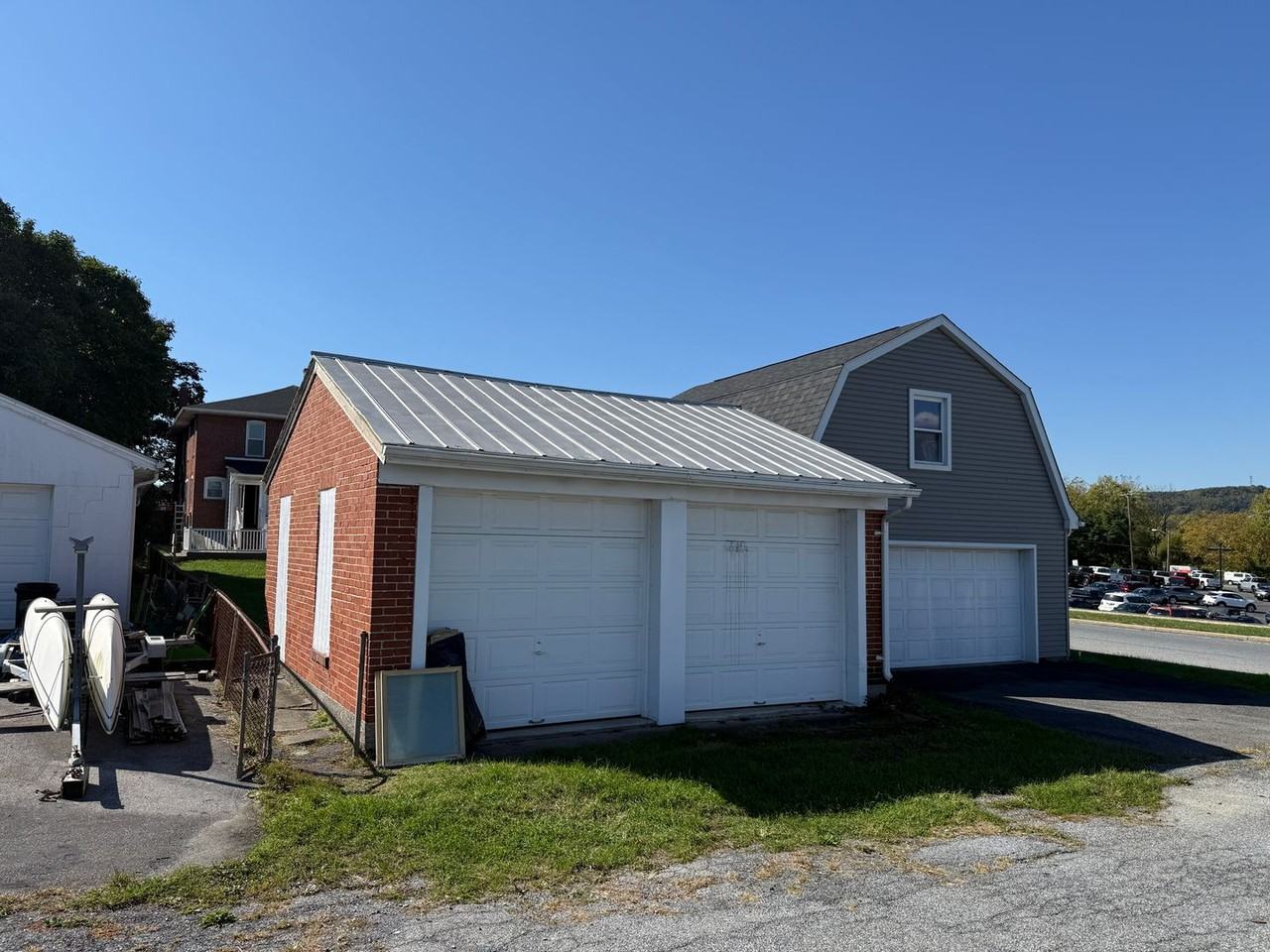 341 W Broad St - Photo 2 of 18